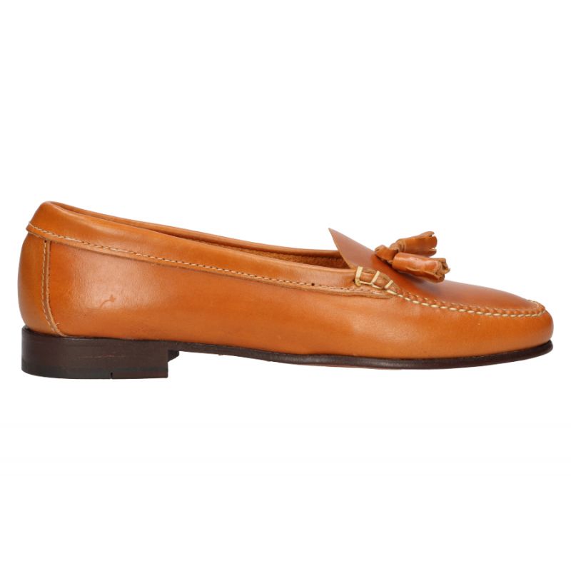Mocassim com franjas de couro