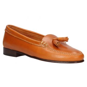 Mocassim com franjas de couro