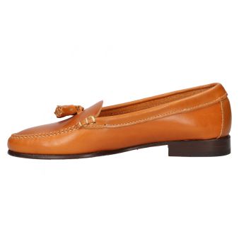 Mocassim com franjas de couro