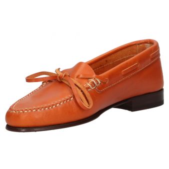 Lady's moccasin with leather bow