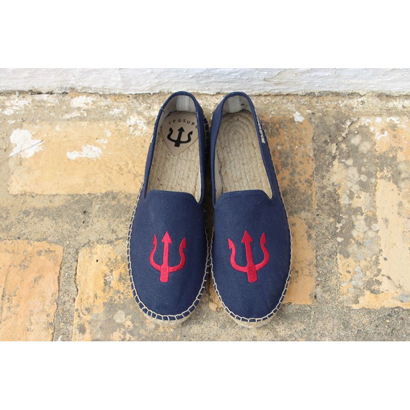 Mocassin marine brodé trident rouge