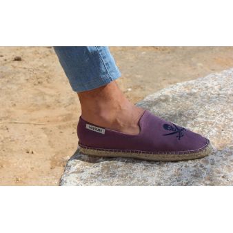 Mocassin violet brodé pirate