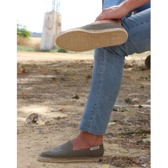 Mocassin kaki brodé trident