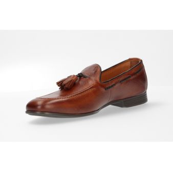 Chaussure à glands en cuir