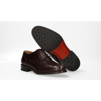 Zapato con cordones marrón