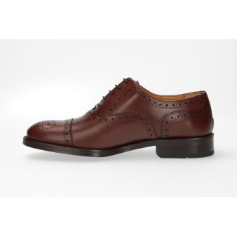 Sapato inglês brogueado marrom