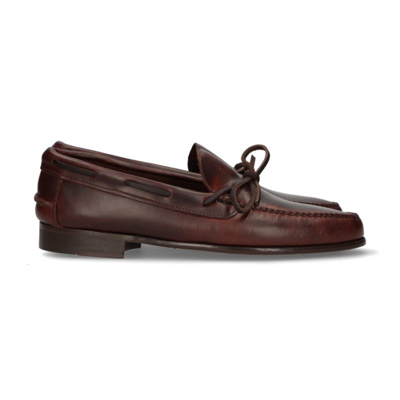 Mocassim com laço marrom sola de couro