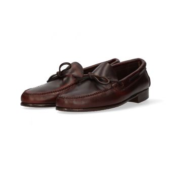 Mocassim com laço marrom sola de couro