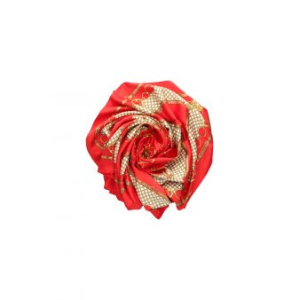 Lenço vermelho com correntes