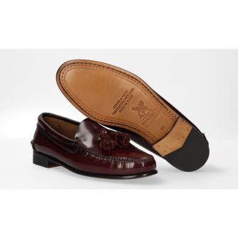 Mocassim com borlas burdeos