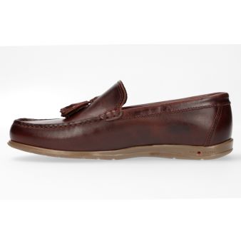 Mocassim com borlas couro