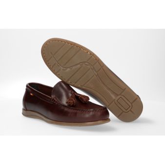 Mocassim com borlas couro