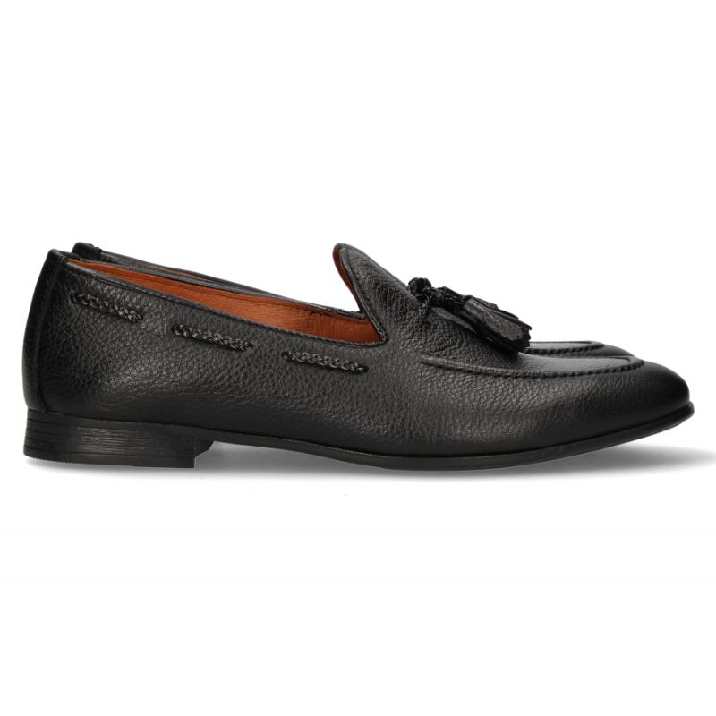 Sapato com borlas preto