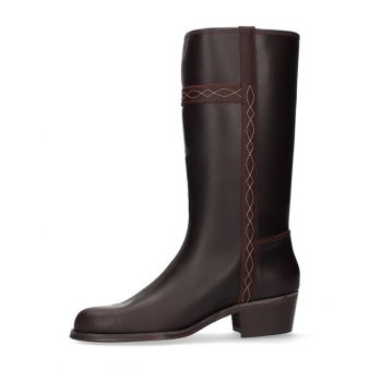 Bota campera con pespunteado color café Valverde del Camino
