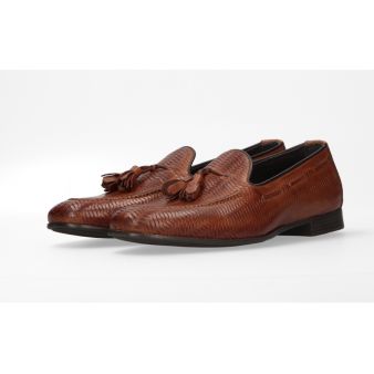 Chaussure à glands tressée en cuir