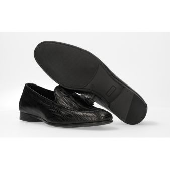 Sapato de Borlas com Trançado Preto