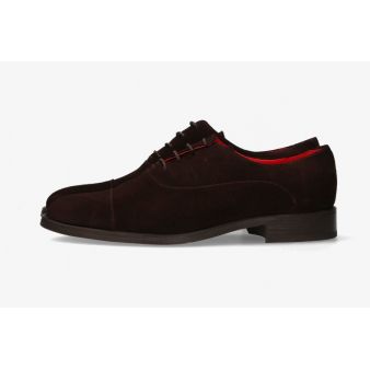 Zapato con cordones serraje marrón