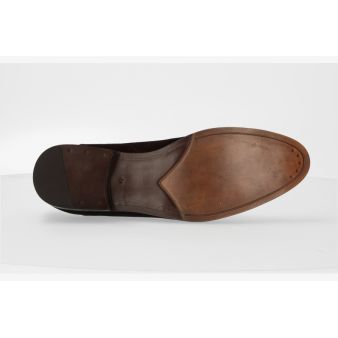 Zapato con cordones serraje marrón