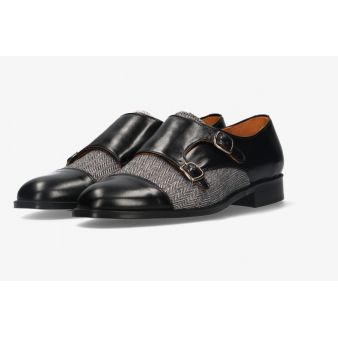 Chaussure double boucle en chevron noir