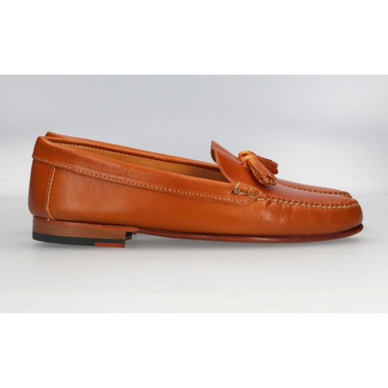 Mocasín con Borlas Vaqueta Natural