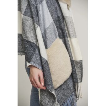 Poncho Apollo cuadros negro