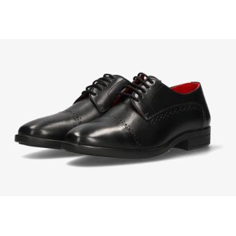 Blucher à lacets noir avec découpe sur l'empeigne