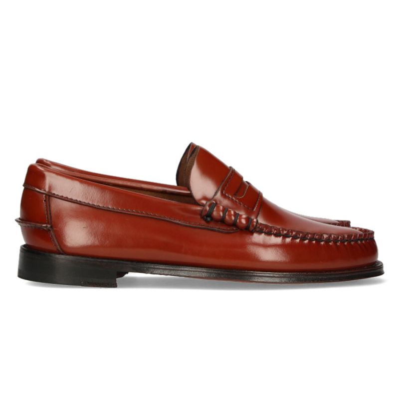 Moccasin with nobel shoe mask
