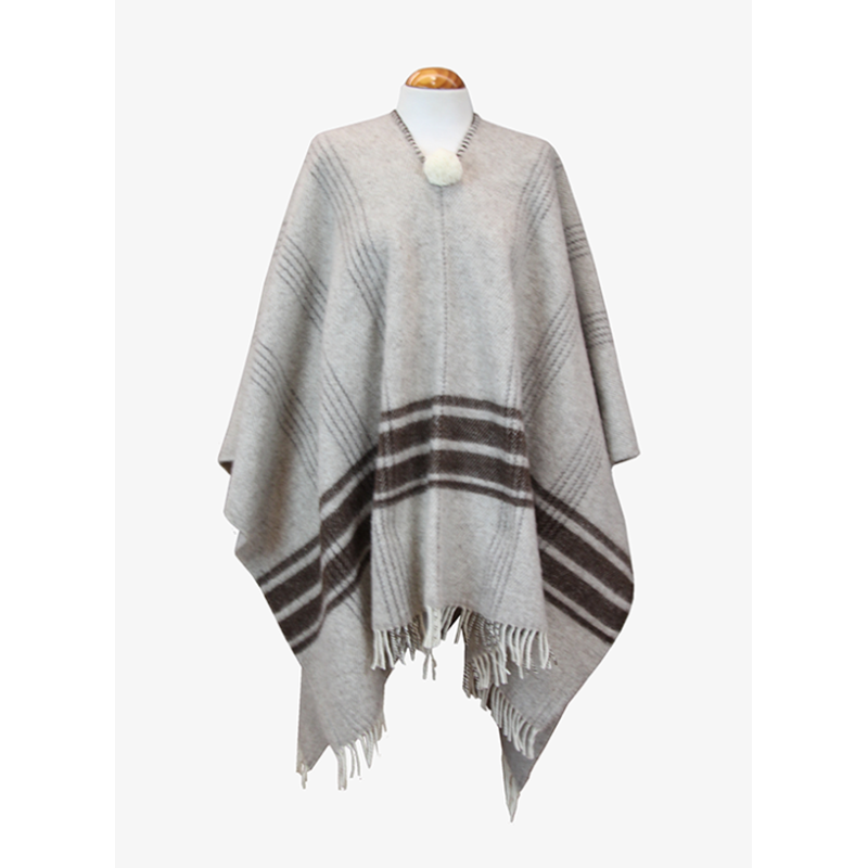 Poncho taupe con rayas horizontales