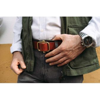 Pale cowhide sliding buckle belt