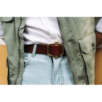 Dark cowhide sliding buckle belt