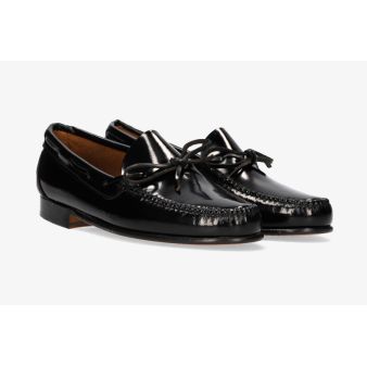 Moccasin with black blow and leather sole