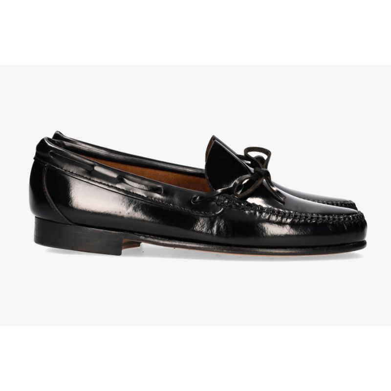 Moccasin with black blow and leather sole