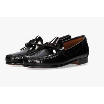 Moccasin with black blow and leather sole