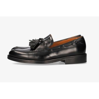 Black tassel embellishment raised contour loafer