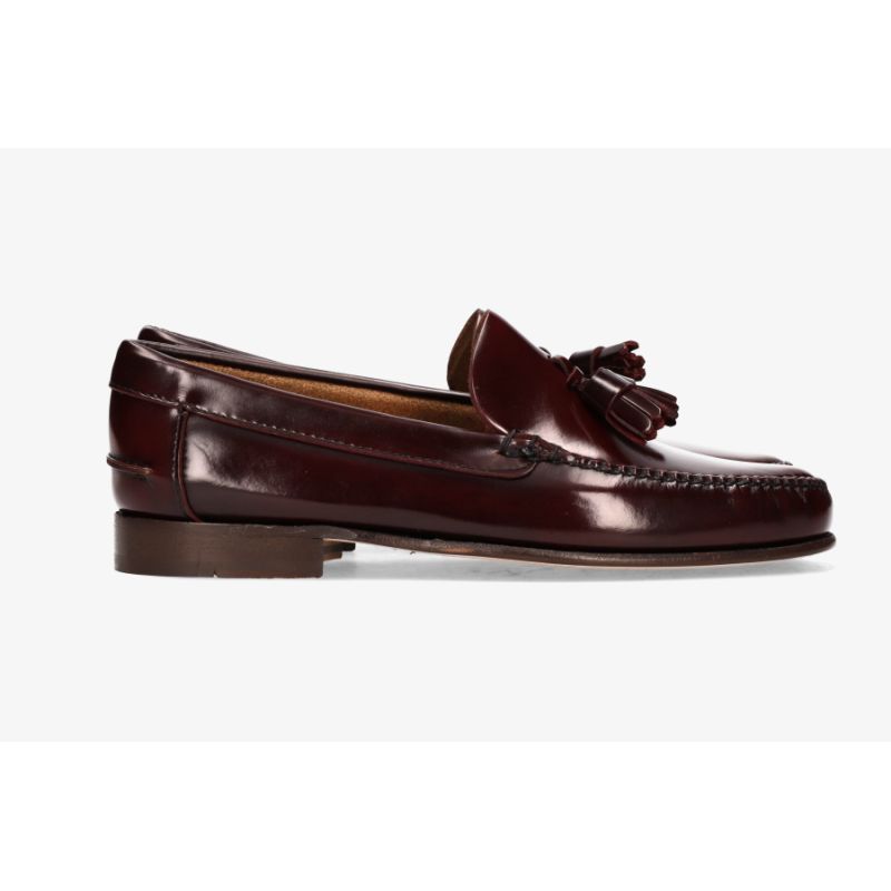 Moccasin with burgundy beads