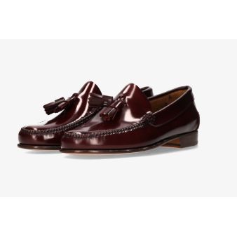 Moccasin with burgundy beads