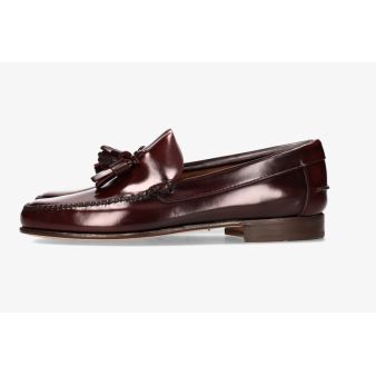 Moccasin with burgundy beads