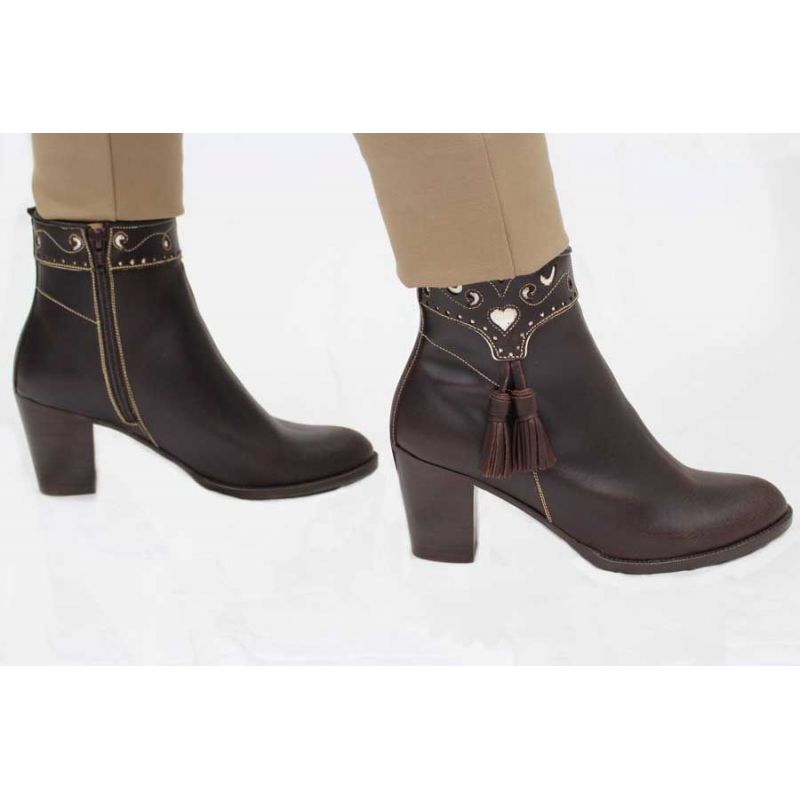 Bota corta campera con tacón Bota corta campera con tacón