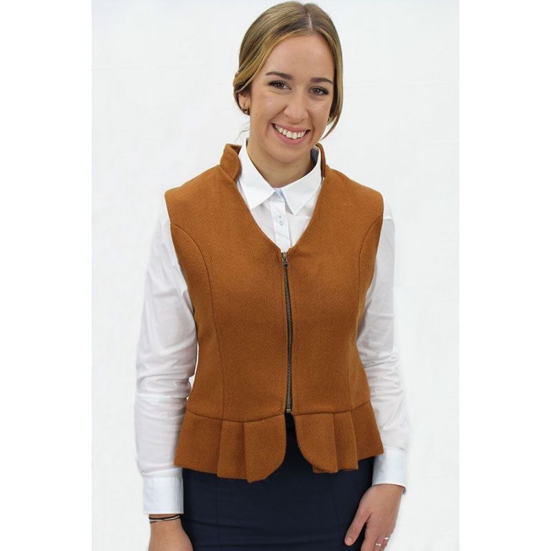 Chaleco modelo Candela camel Chaleco modelo Candela camel