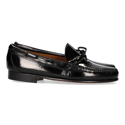 Mocasín con Lazo Negro Suela de Cuero