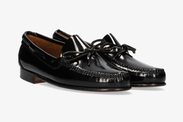 Mocasín con Lazo Negro Suela de Cuero