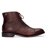 BOOT WITH BROWN ENGRAVED FLOWER, STRAIGHT PATTERN