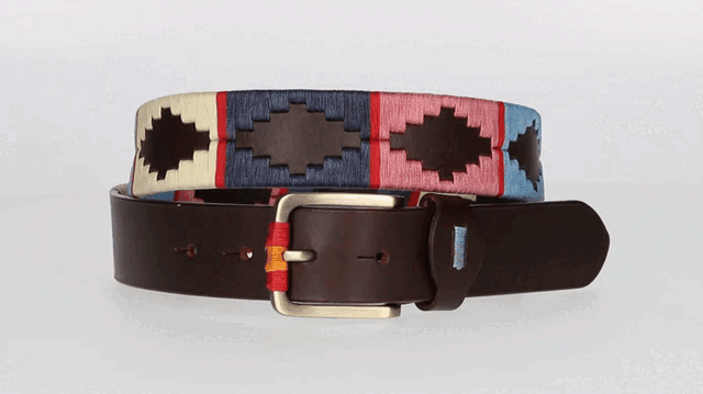 CINT. MARRON BORDADO BEIGE-AZUL-ROSA