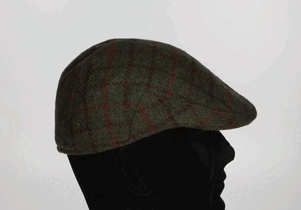 BONNET À CARREAUX VERTS