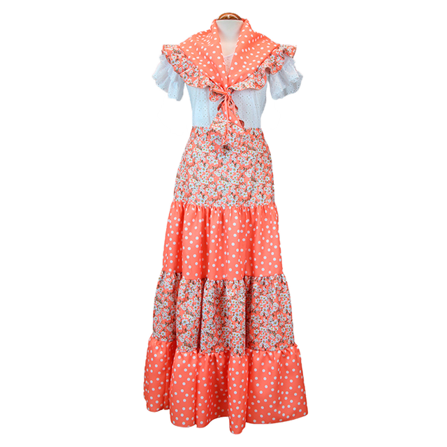 Conjunto Amapola En Salmón Combinada con Flores