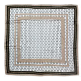 PAÑUELO BEIGE ADORNO LETRAS