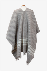 Poncho Taupe Oscuro con Rayas Anchas Crudo