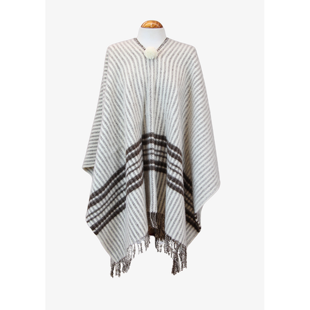 Poncho crudo con 3 rayas marrones