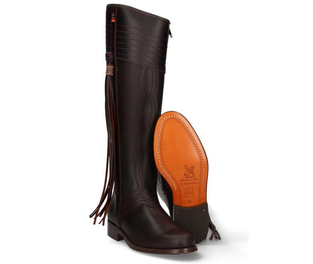 Bota cartujana adorno flecos Valverde del Camino