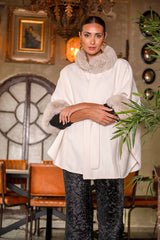 Poncho cuello pelo beige